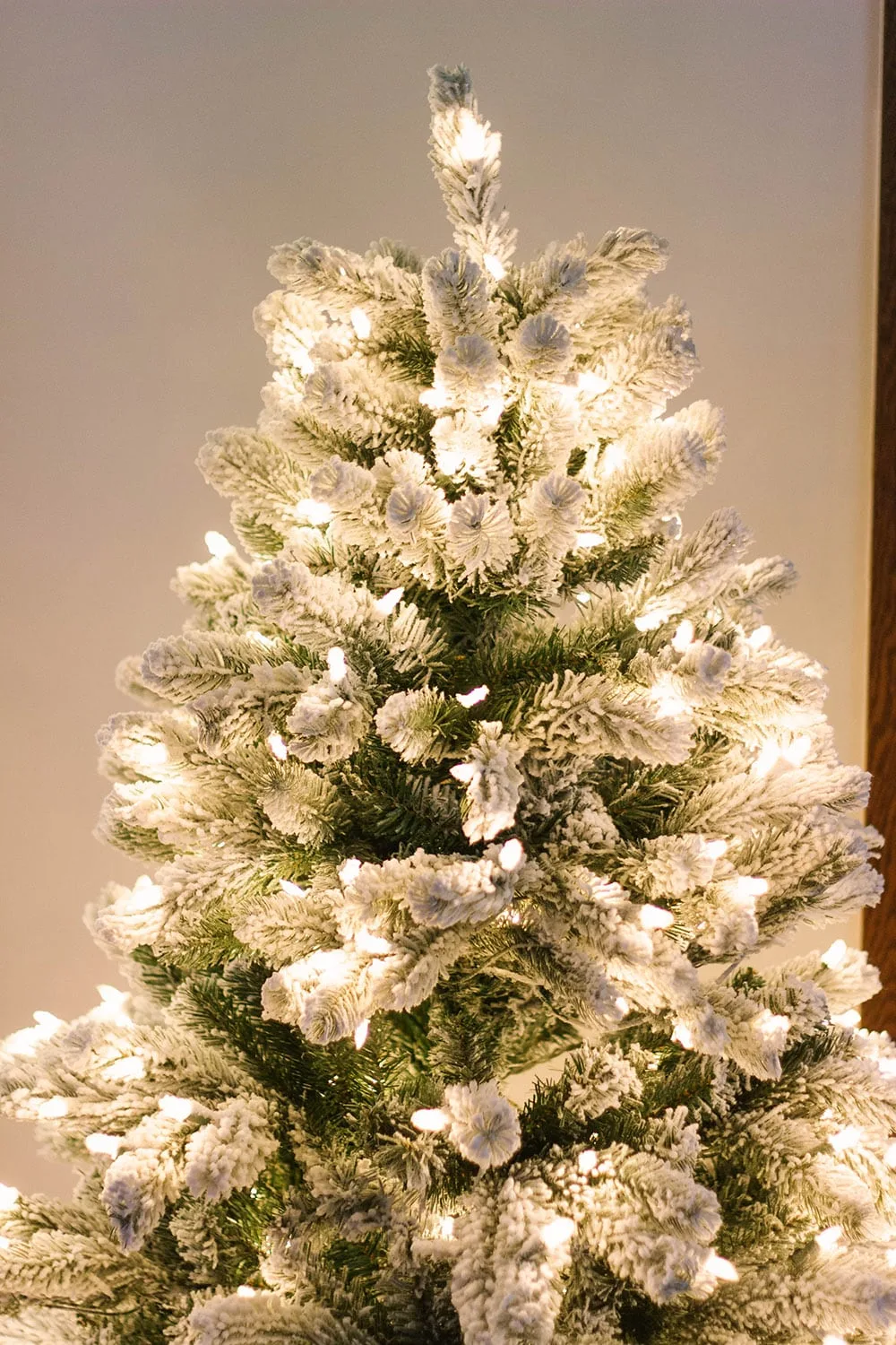 are flocked christmas trees safe for dogs