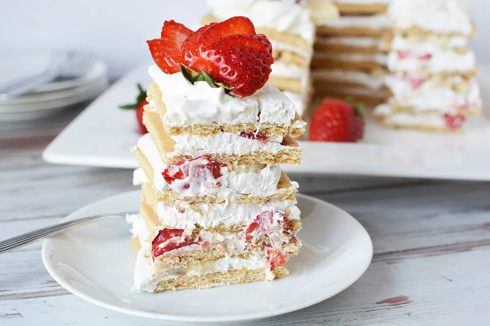 Box Cake Mix Hack: Fresh Strawberry Cake (My Top Secret Hacks!) | Box cake, Box  cake mix, Vanilla cake mix recipes