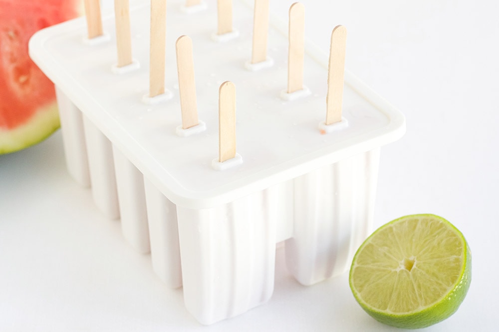 White frozen pops mold with sticks.