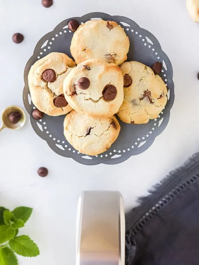 5-Minute Chocolate Chip Air Fryer Cookies Story