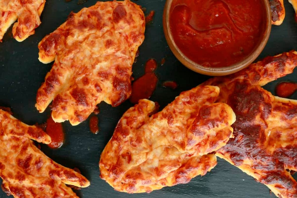 Pizza that looks like hands. 