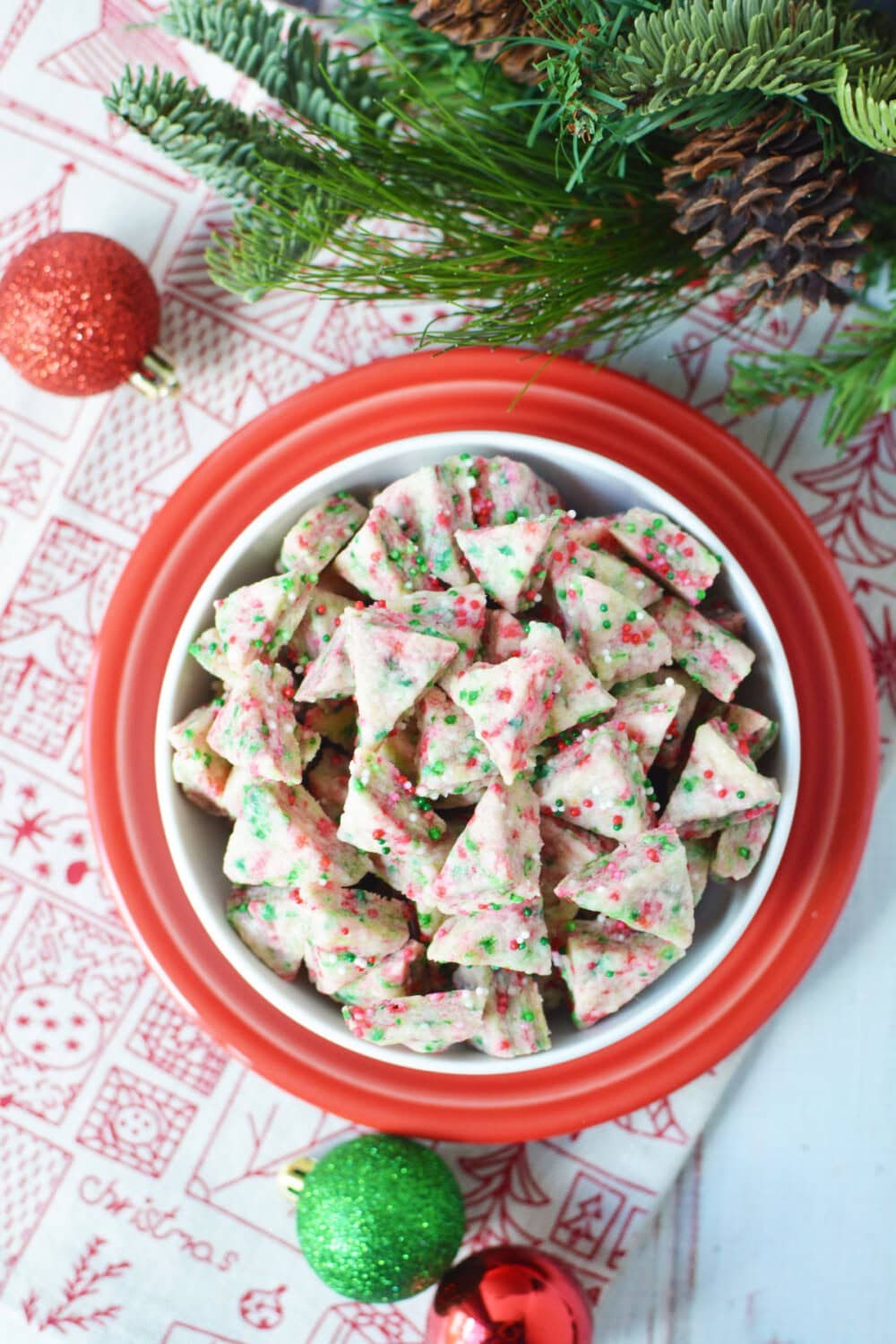 Bowl of mini Christmas shortbread bites. 