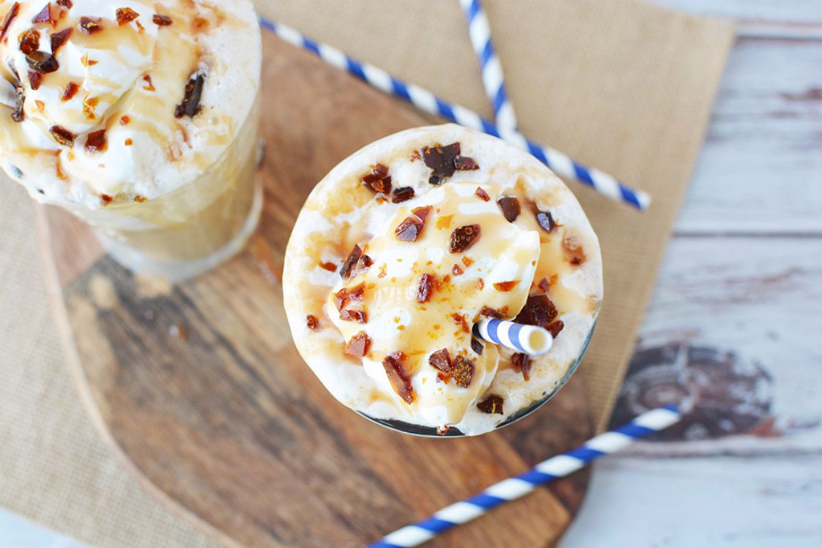 Caramel crunch frappuccino.