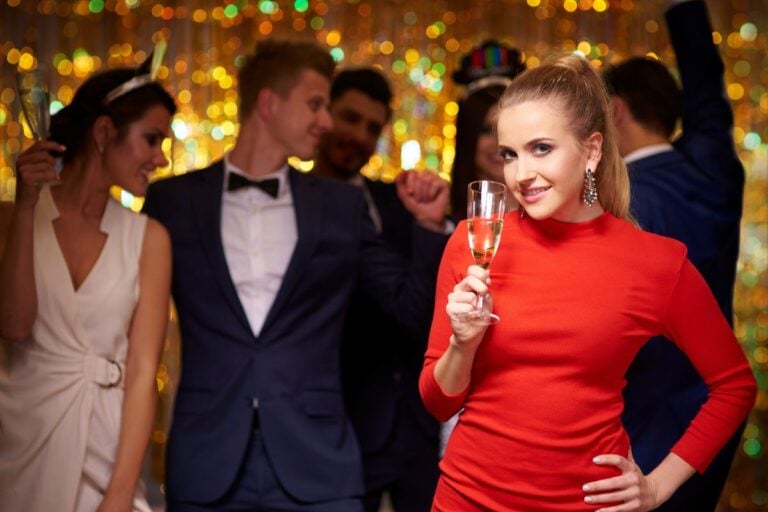 Must-Have Beauty Tips for a Glamorous Prom Look: Top 5 Essentials