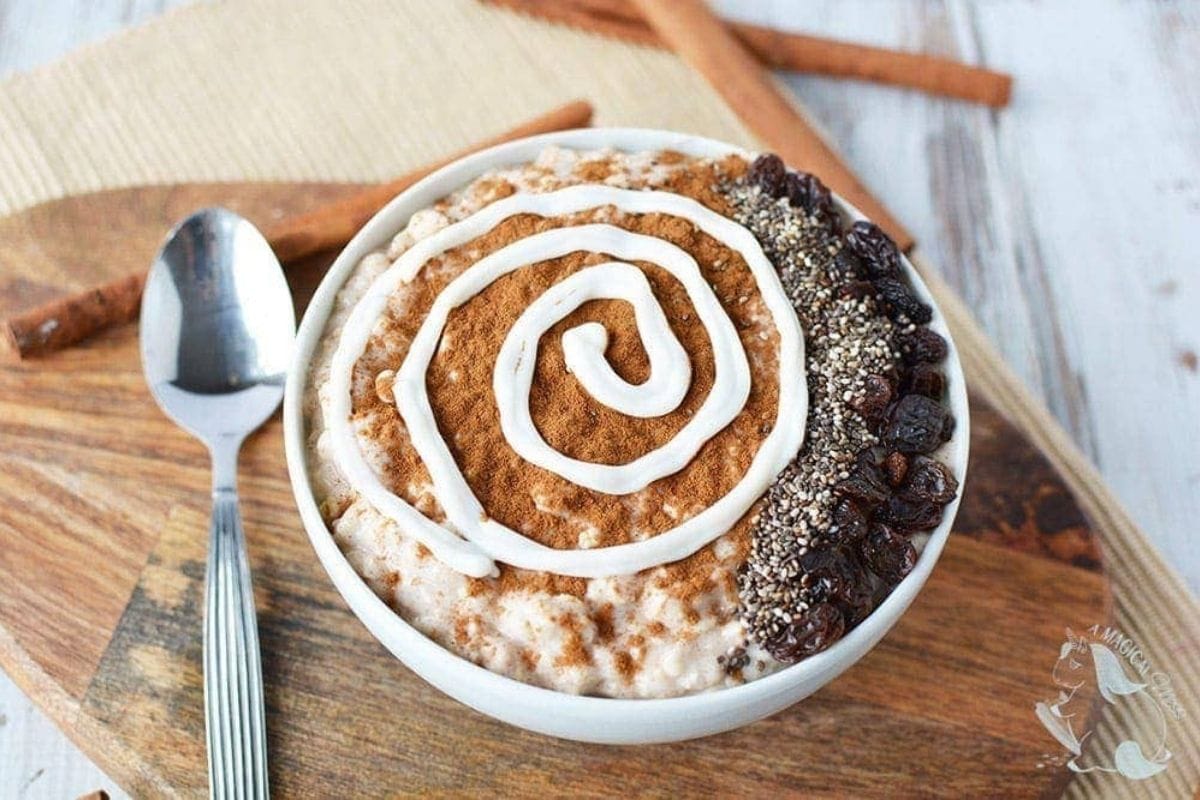 smoothie bowl with a cinnamon roll swirl on top