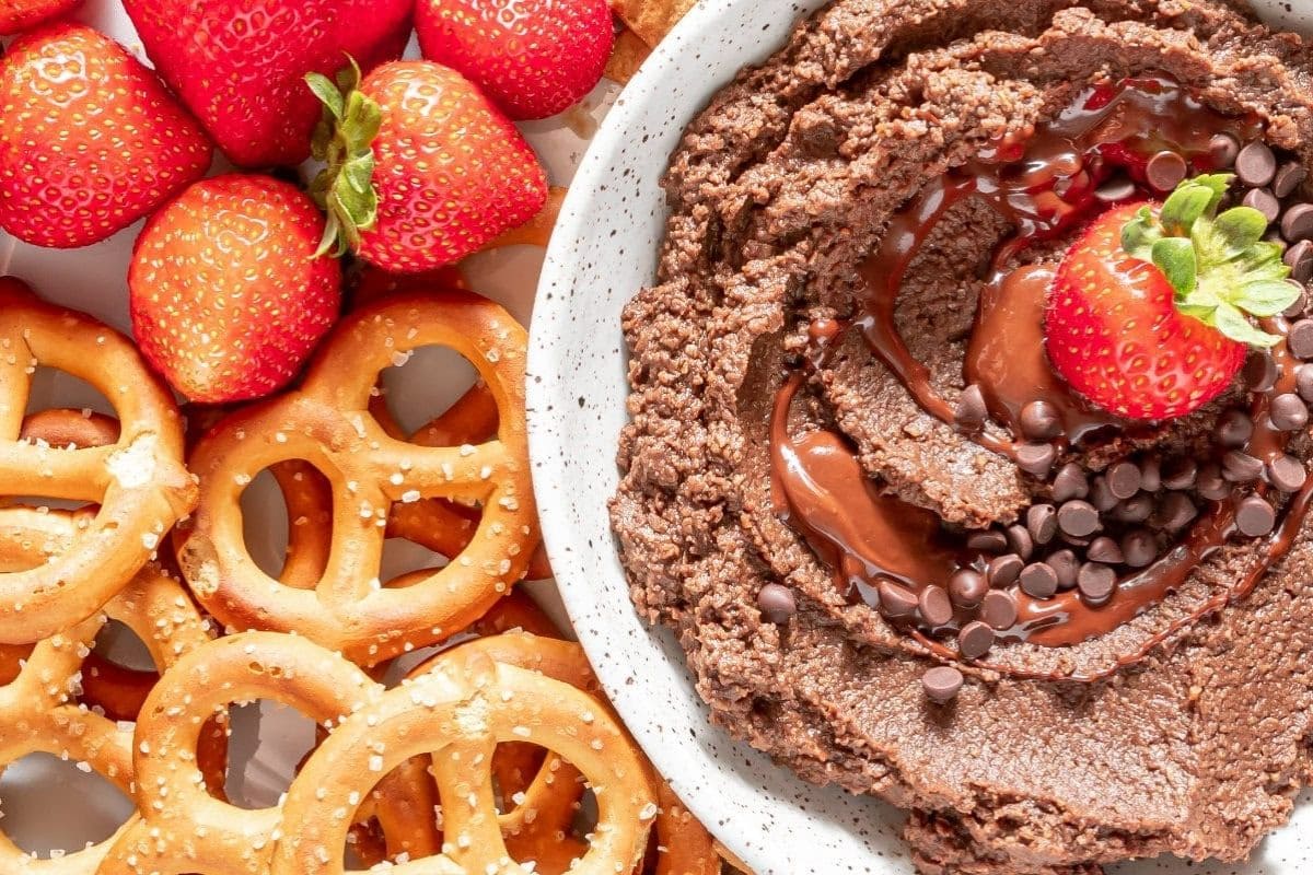 chocolate hummus with pretzels and strawberries