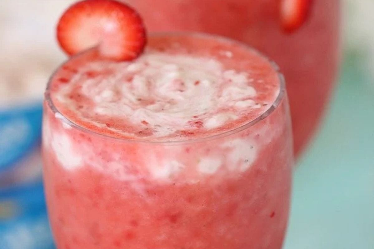strawberry yogurt slushy