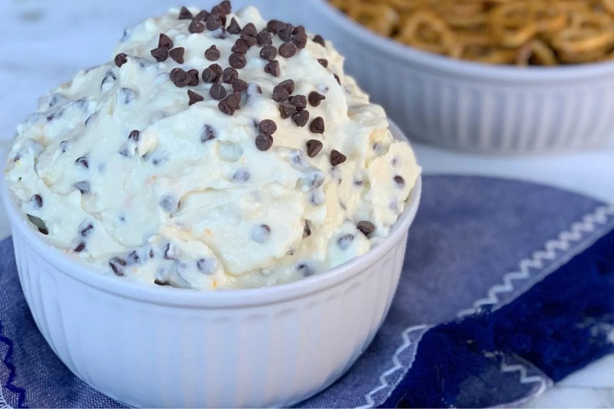 cannoli dip in a bowl