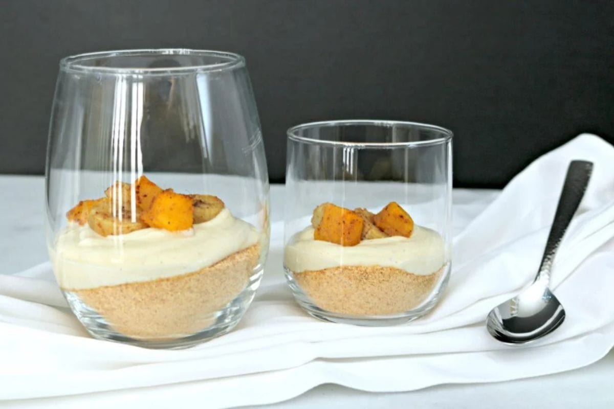 cups of banana mango cheesecake