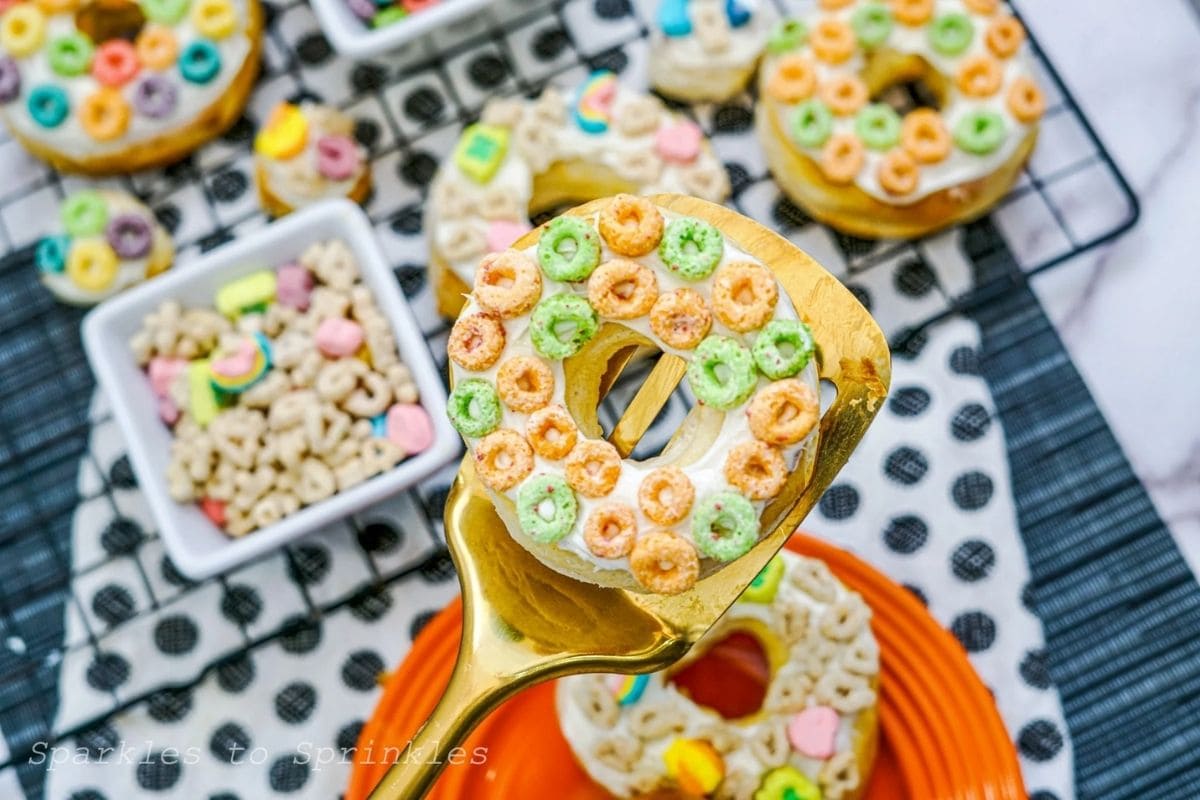 mini donuts with cereal topping