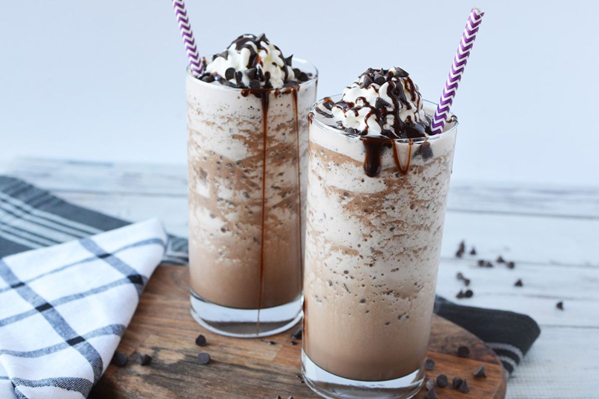 mocha frappes in glasses