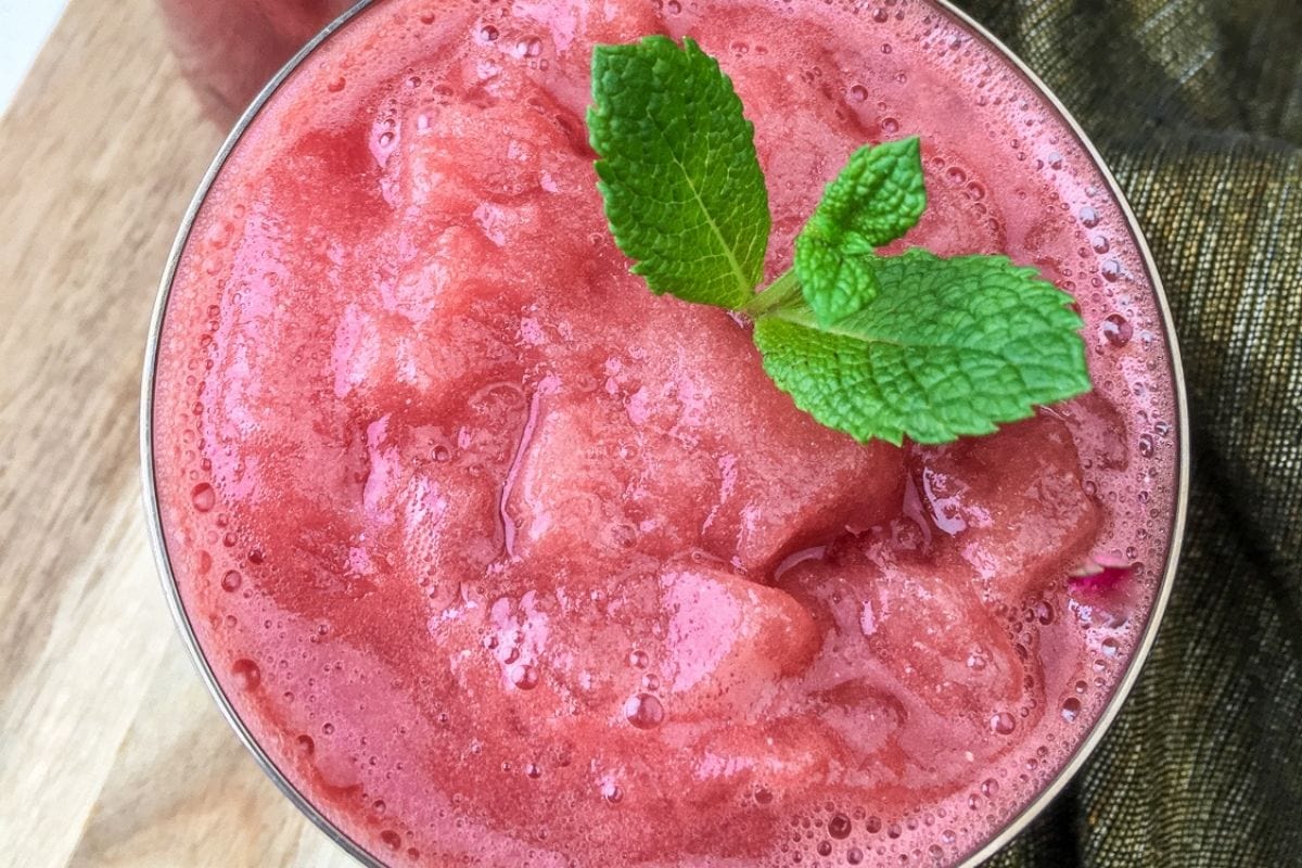 watermelon slushy with mint