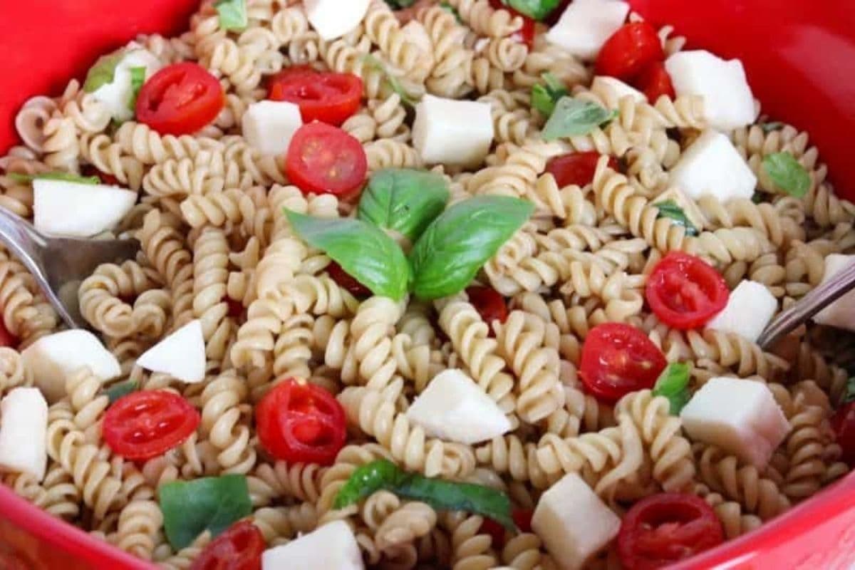 caprese pasta salad