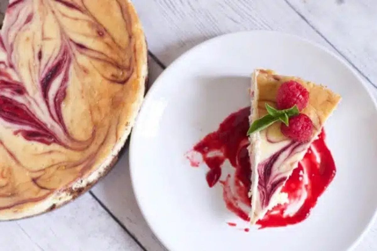 white chocolate raspberry cheesecake