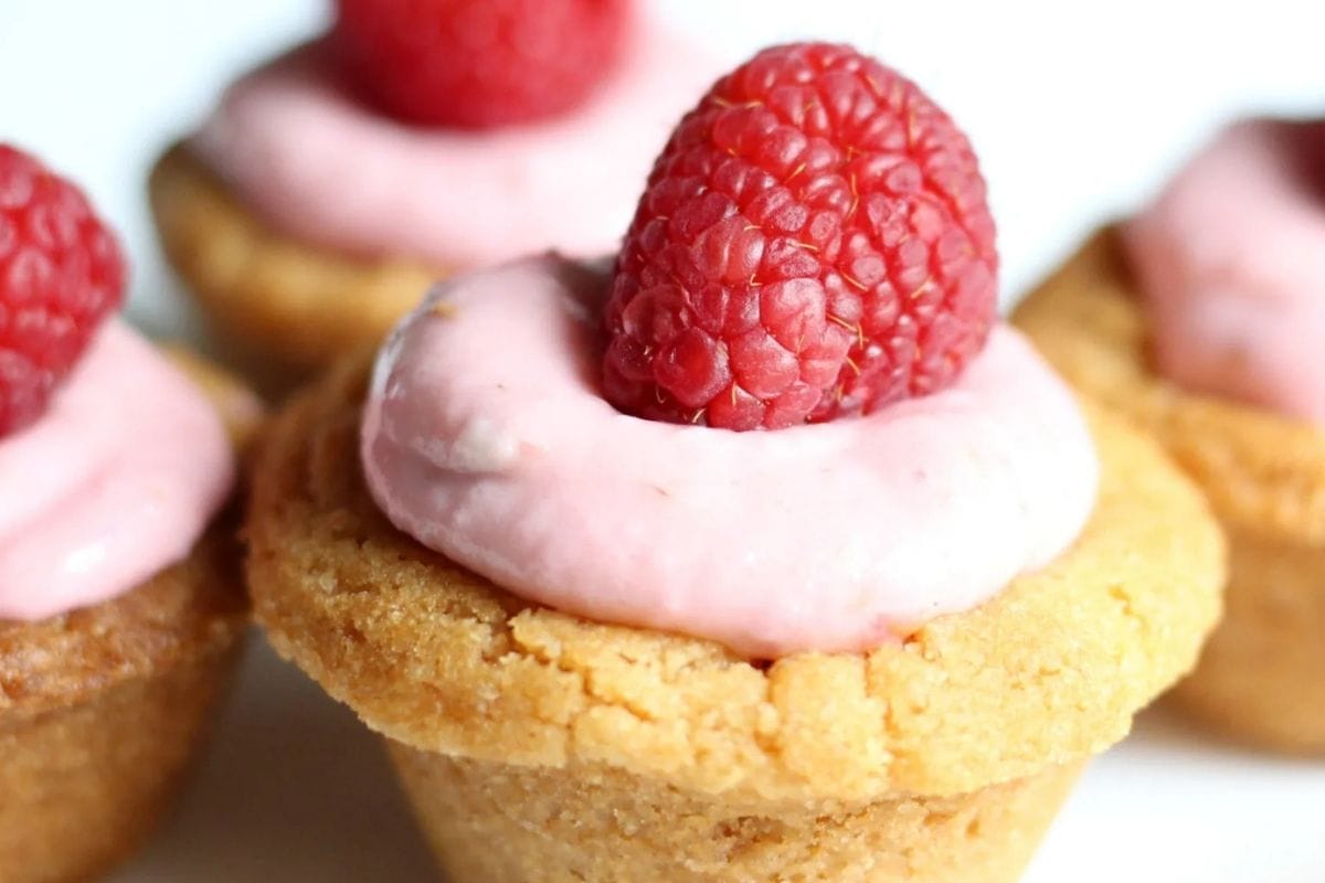 raspberry cheesecake cookie cups