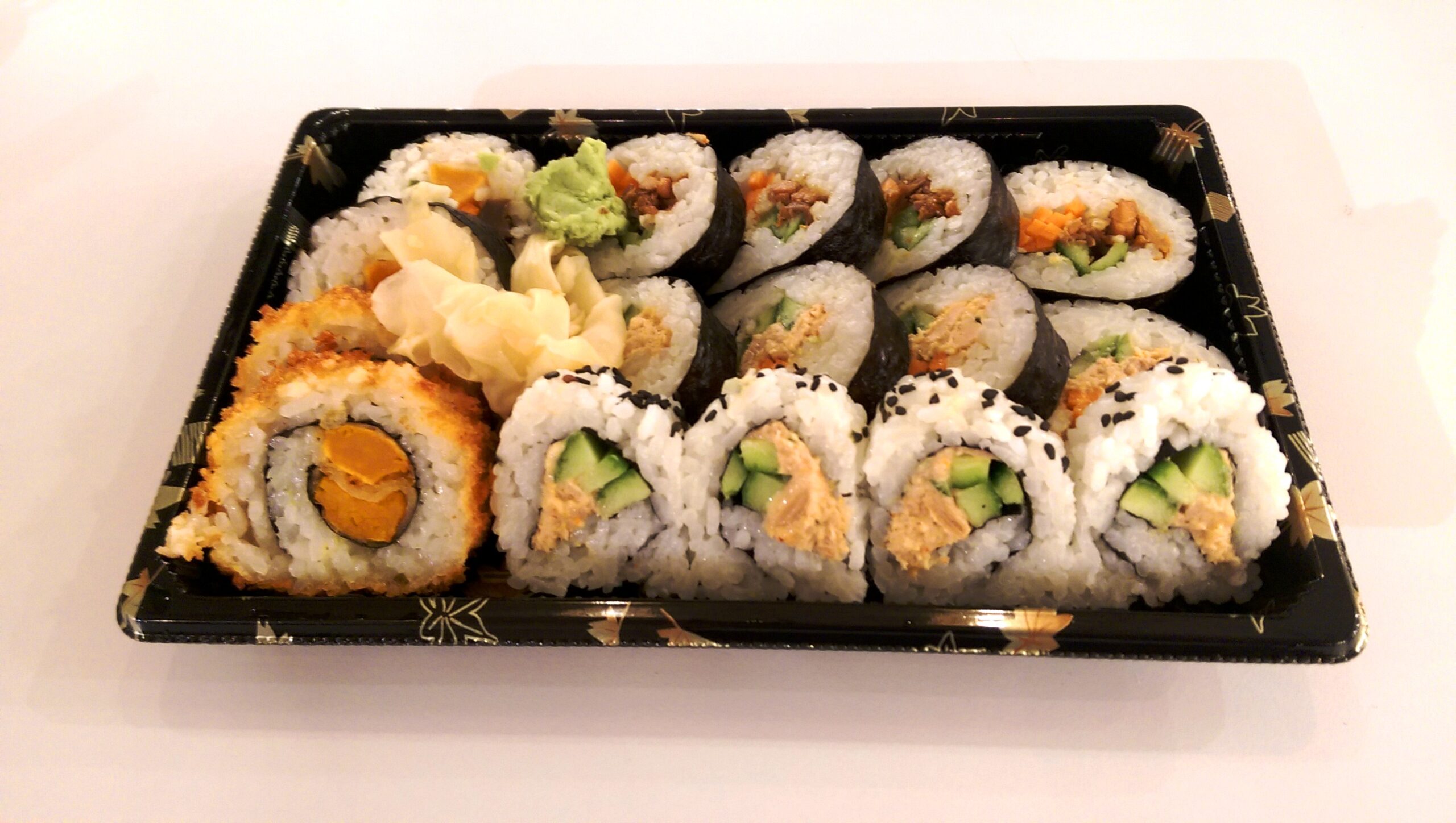 Chefs Identify 10 Foods to Avoid at Buffets